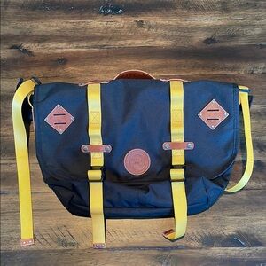 WILL Leather goods laptop messenger bag